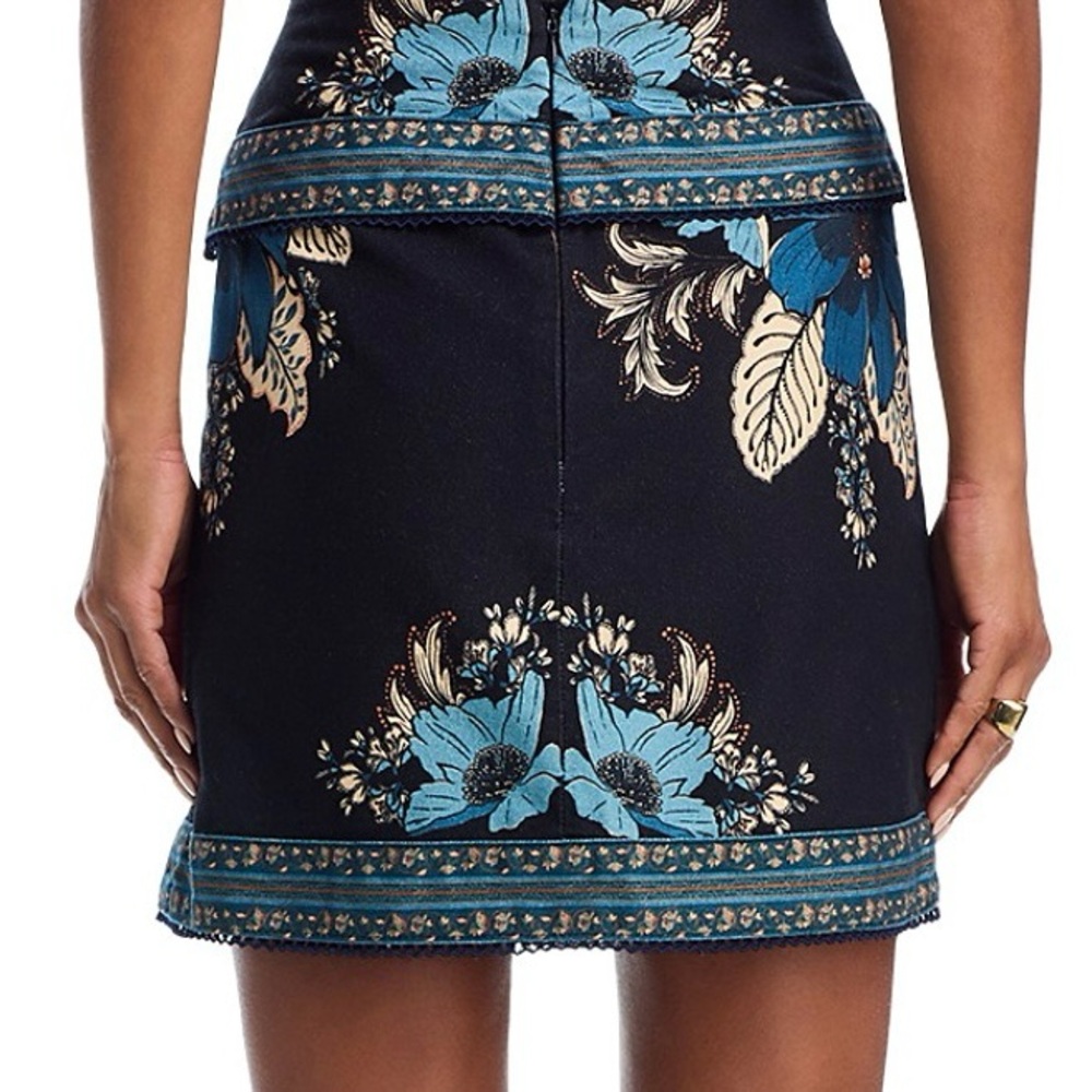 Farm Rio Blossom Tapestry Mini Skirt, Size 26 - Picture 2 of 5
